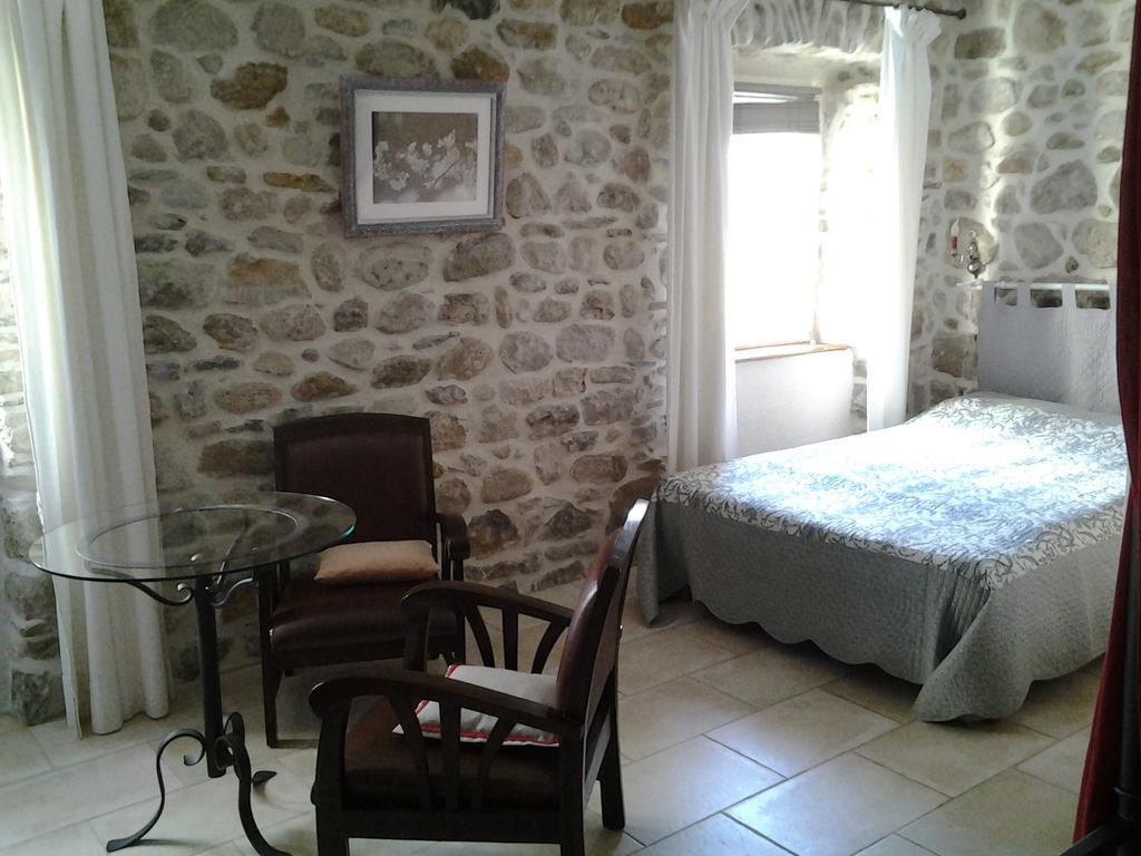 Le Mas De La Musardiere Chambres D Hotes Les Assions Room photo